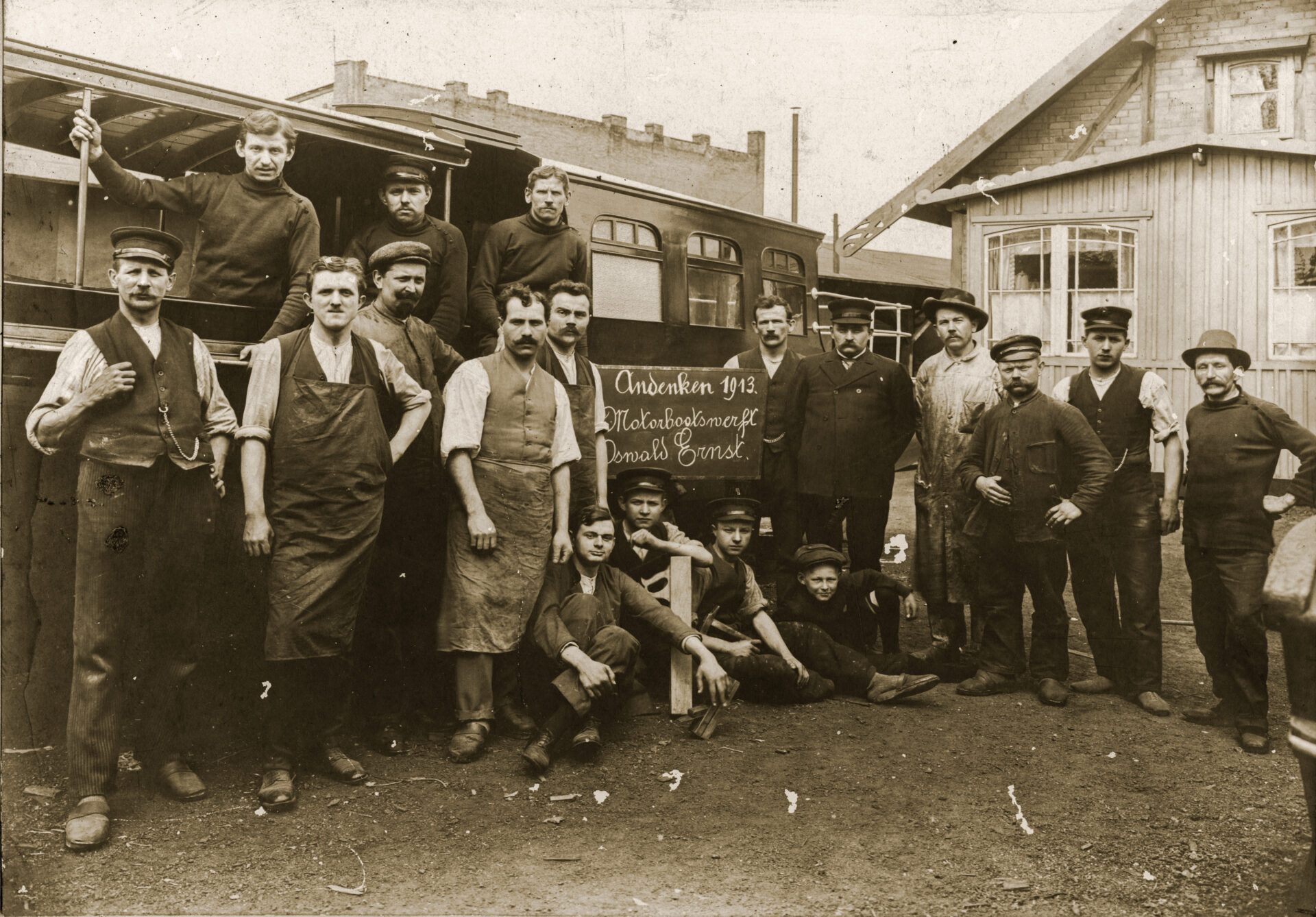 Werft Oswald Ernst - Gruppenbild der Mitarbeiter 1913