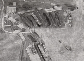 Ansicht der Stapel-Docks und eines Teiles der Werkstaetten des Cantiere Navale Triestino - CNT - Foto: (c) Die Wehrmacht der Monarchie - moderne Illustrierte Zeitung - Wien - 1914.jpg